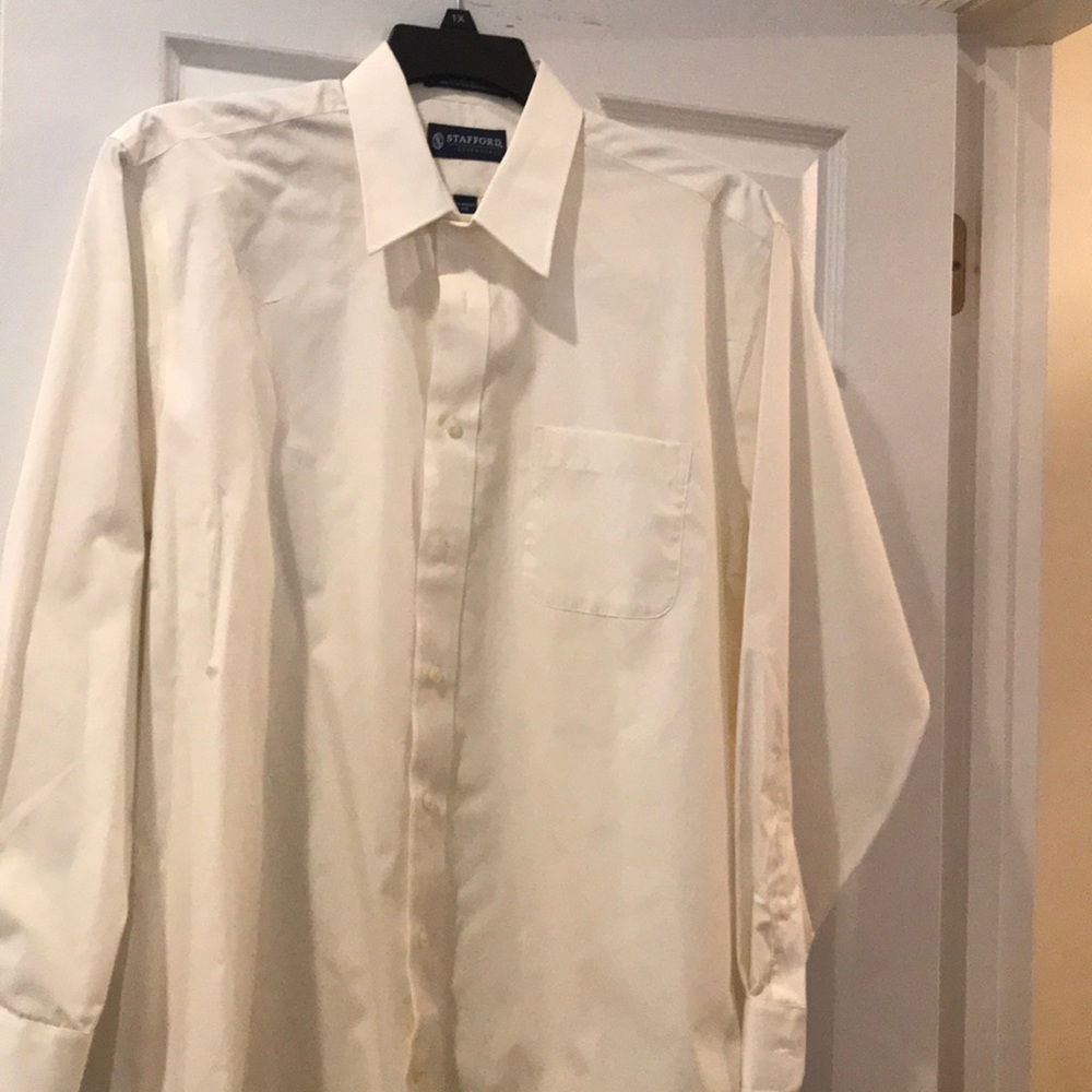 Men’s dress shirt size 16-16 1/2, 34/35